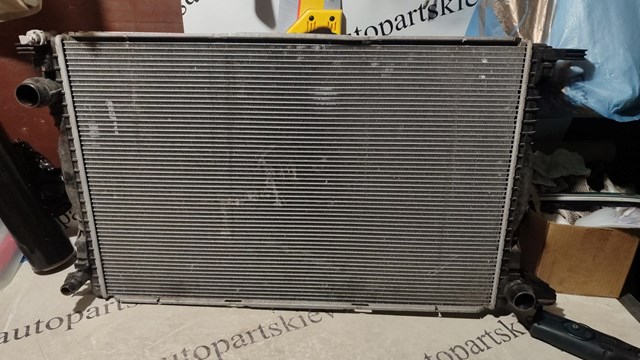 Радіатор 8W0121251AB VAG