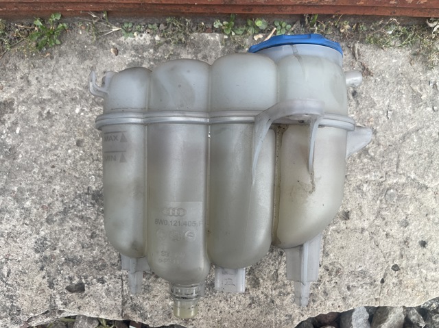 Бачок розширювальний 8W0121405F VAG
