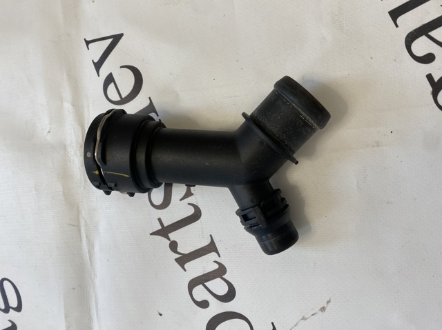 Заливна горловина системи охолодження 8W0122293A VAG