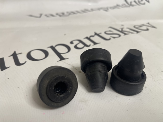 Подушка корпусу повітряного фільтра 8W0129669 VAG
