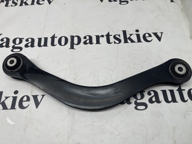 Важіль підвіски задній правий 8W0505398F VAG