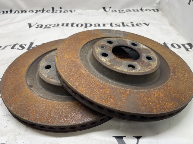 Диск заднього гальма 8W0615601K VAG