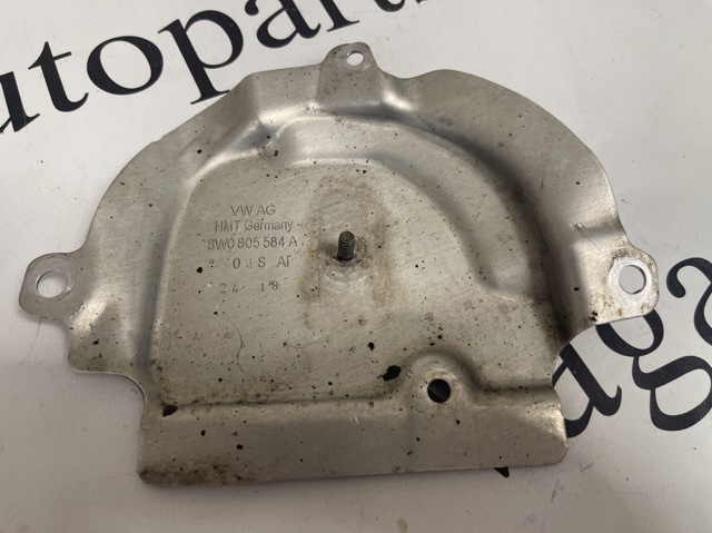 Лючок підкрилка переднього правого 8W0805584A VAG