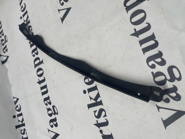 Гумка ущільнювача під капот 8W0823125 VAG