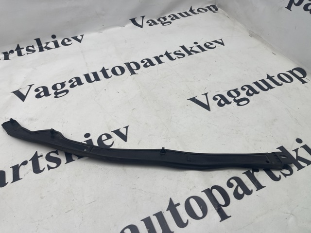 Ущільнювач капота 8W0823126 VAG