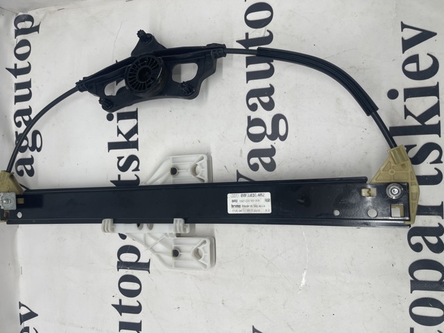 Склопідйомник задніх правих дверей 8W0839462 VAG