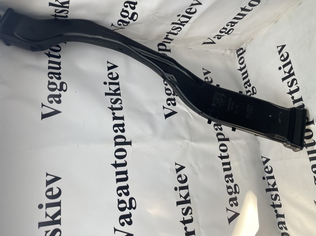 Повітропровід, розподільник повітря на консолі, центральний 8W0857039B VAG