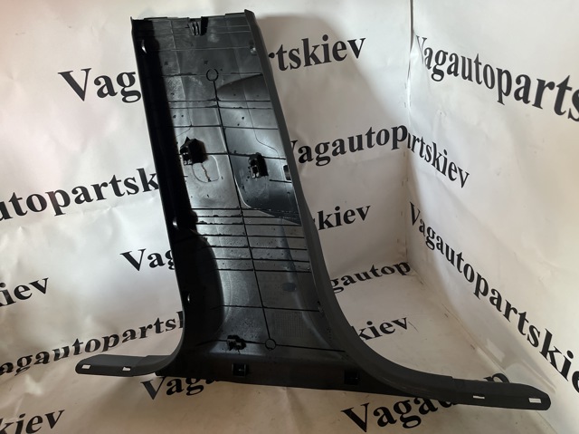 Обшивка стійки кузова внутрішня, середня нижня права 8W0867240A4PK VAG