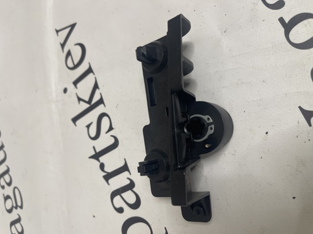 Кронштейн ручки відкривання капота 8W1823633C VAG