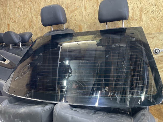 Заднє стекло 8W5845501BNVB VAG
