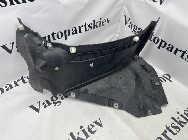 Підкрилок переднього крила, лівий передній 8W6853887Q VAG