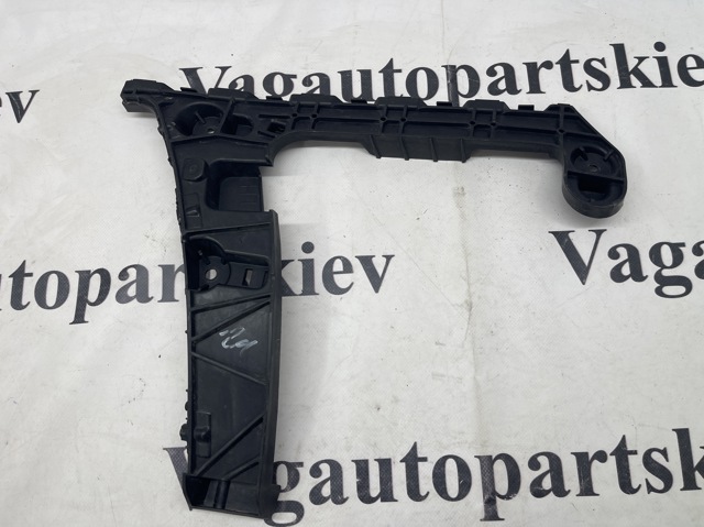 Направляюча заднього бампера, ліва 8W9807453 VAG