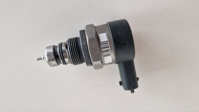 Редукційний клапан ПНВТ 0281006015 BOSCH