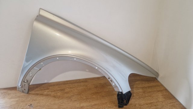 Переднє праве крило 31253950 VOLVO