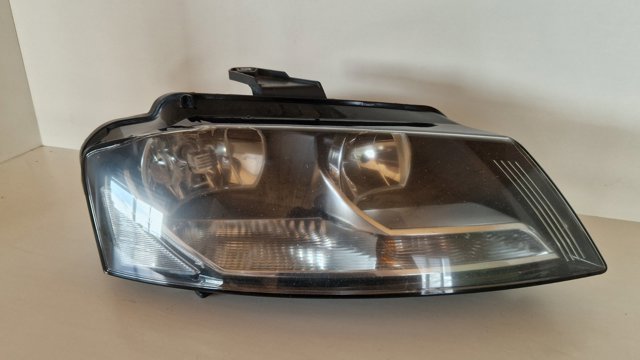 Фара правая 8P0941004 VAG