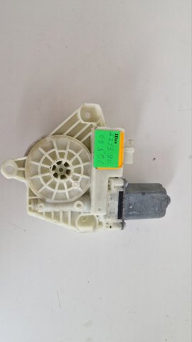 Мотор склопідйомника дверей передніх, правих A2139069501 MERCEDES