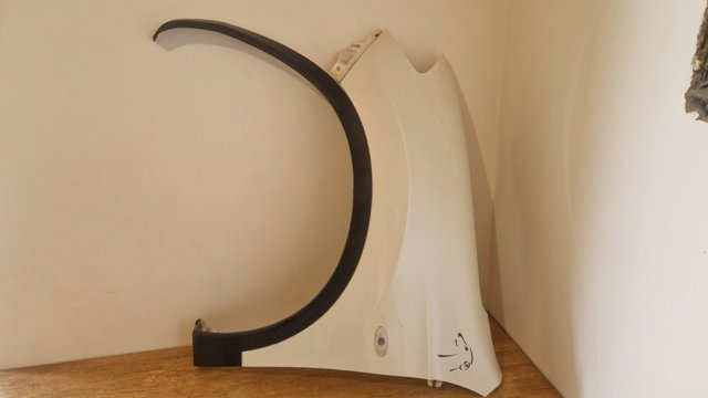 Переднє праве крило F3100BR0MA NISSAN