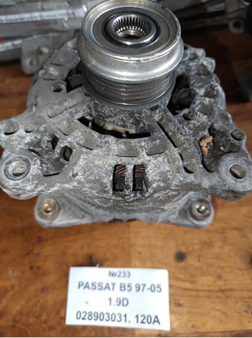 Авто генератор 028903031 VAG