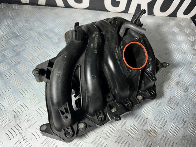 Колектор впускний 036129709GT VAG