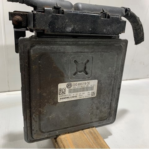 Модуль управління двигуном 03G906018CE VAG