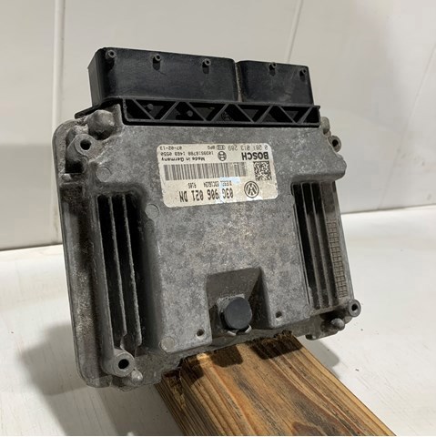 Модуль управління двигуном 03G906021DN VAG