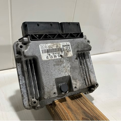Модуль управління двигуном 03G906021DP VAG