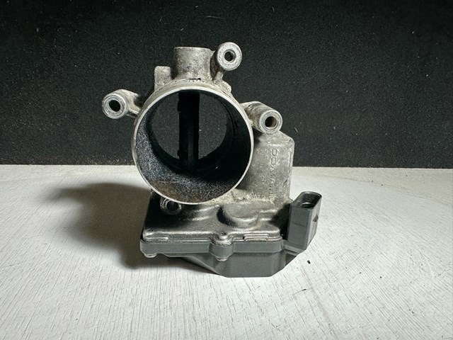 Дросільна заслінка в зборі 03L128063D VAG