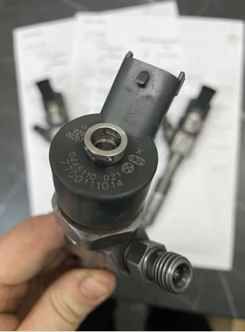 Форсунки електромагнітні 0445110021 BOSCH
