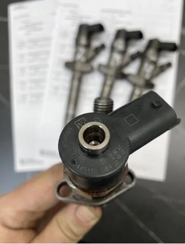 Форсунка інжектора 0445110084 BOSCH