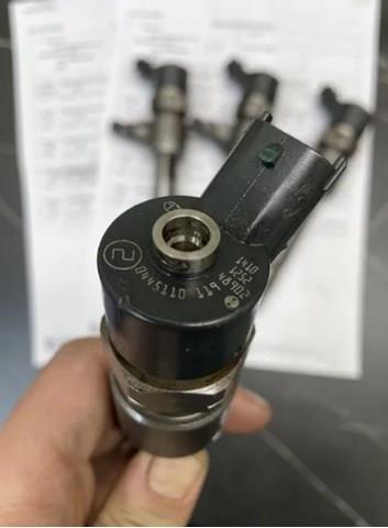 Форсунка дизельна в зборі, розпилювач + тримач 0445110119 BOSCH