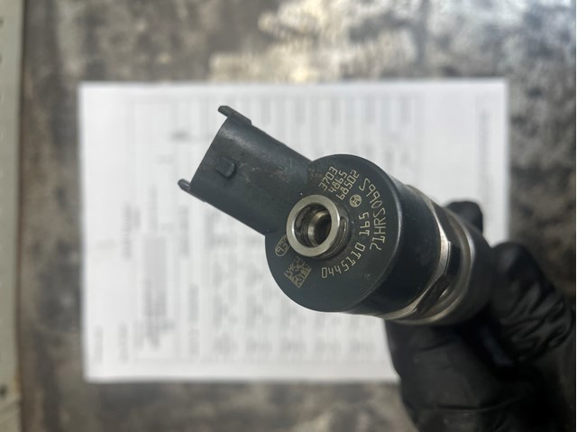 Форсунка паливна 0445110165 BOSCH