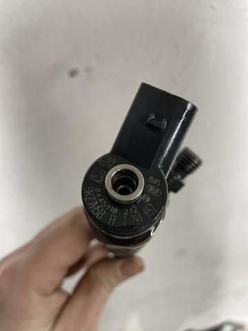 Форсунка паливна 0445110212 BOSCH