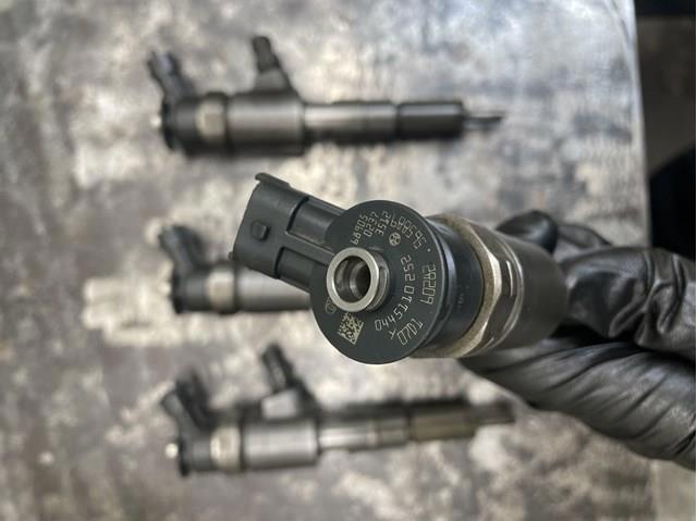 Форсунка дизельна в зборі, розпилювач + тримач 0445110252 BOSCH