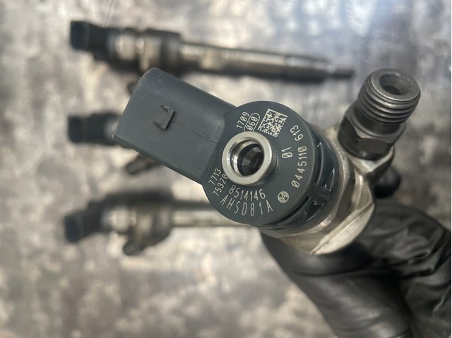 Форсунки електромагнітні 0445110613 BOSCH