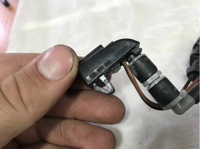 Сопло омивача лобового скла 1Z0955986 VAG