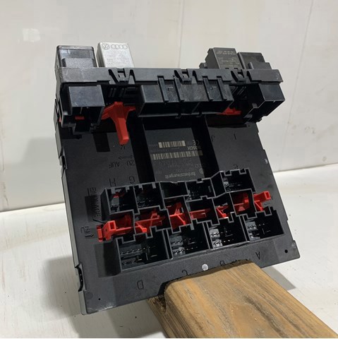 Комп'ютер бортовий 3C0937049J VAG