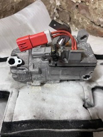 Компресор кондиціонера 600738000D TESLA