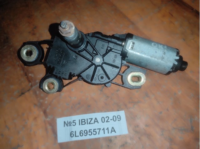 Моторчик заднього двірника 6L6955711 VAG