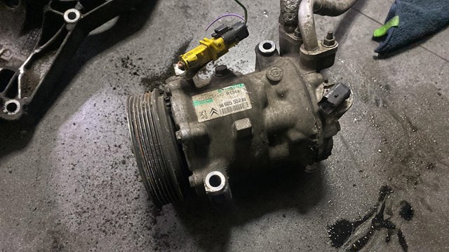 Компресор кондиціонера 9660555280 PEUGEOT