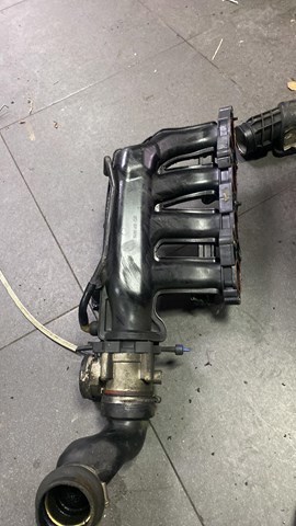 Колектор впускний A2711401101 MERCEDES