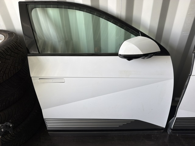 Дверка передня права 76004GI000 HYUNDAI