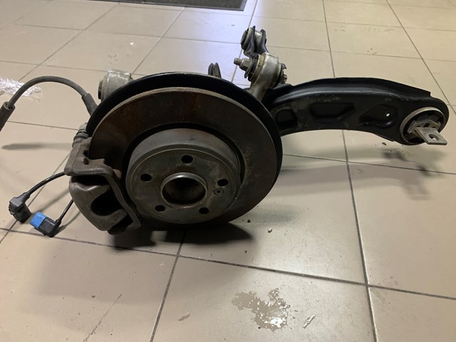 Цапфа поворотного кулака 2460306 MERCEDES