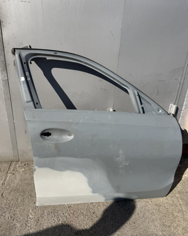 Дверка передня права 41518738556 BMW