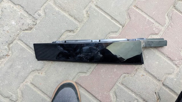 Накладка задньої двері, лівої, вертикальна 4KE839901 VAG