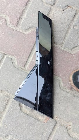 Накладка задніх дверей, лівих, вертикальних 4KE839903 VAG