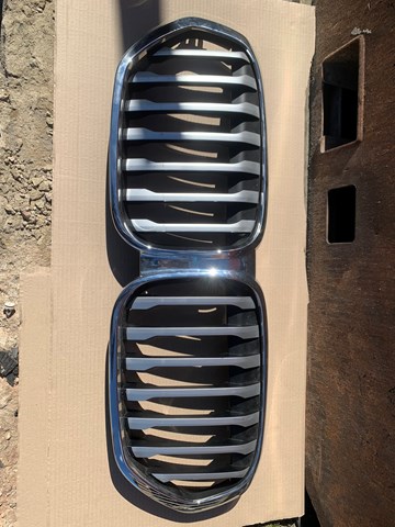 Решітка радіатора 5113185178 BMW