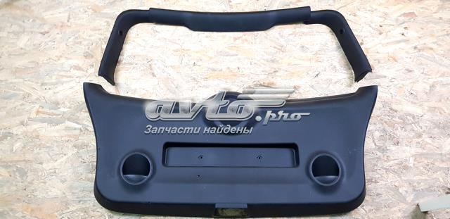 Пластик п'ятих дверей 51437302727 BMW