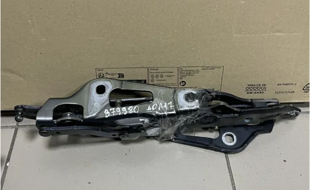 Петля кришки багажника 7060627 BMW