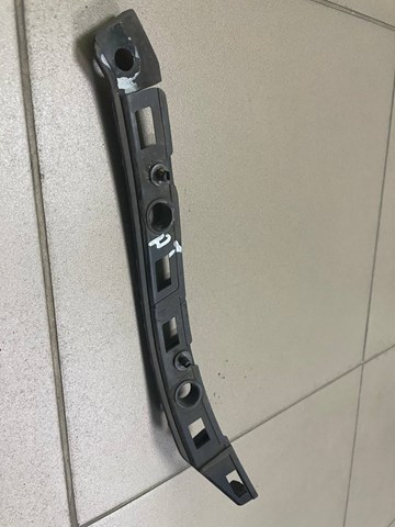 Кронштейн бампера заднього, зовнішній правий A1768850121 MERCEDES