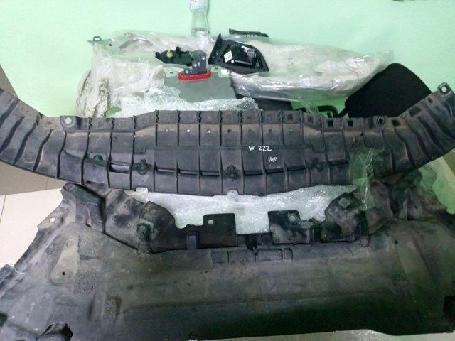 Молдинг решітки радіатора A2225200023 MERCEDES